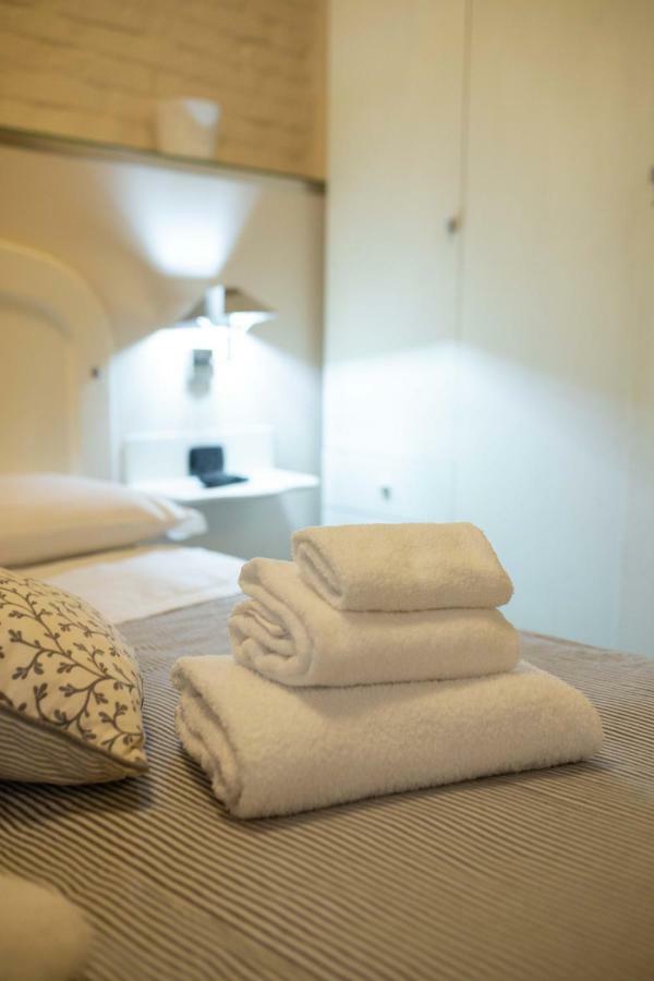 Two Sisters Suites Napels Buitenkant foto